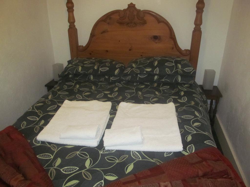 Upton Cross B&B Bude Rum bild